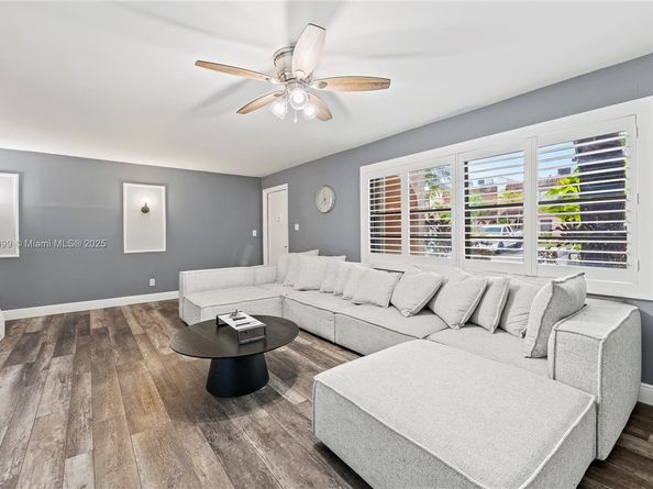 33 Madrid Ln 49, Davie FL 33324