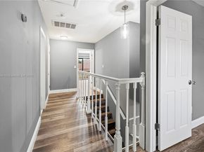 33 Madrid Ln 49, Davie FL 33324