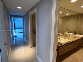 17301 Biscayne Blvd 1402, North Miami Beach FL 33160