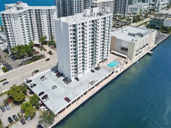 3000 S Ocean Dr 1106, Hollywood FL 33019