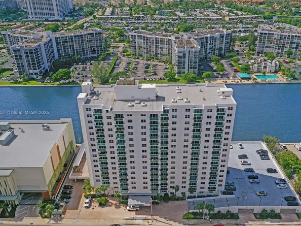 3000 S Ocean Dr 1106, Hollywood FL 33019