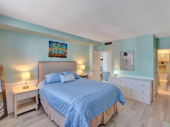 3000 S Ocean Dr 1106, Hollywood FL 33019