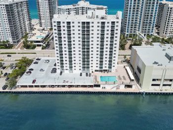 3000 S Ocean Dr