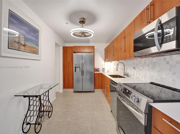 3000 S Ocean Dr 1106, Hollywood FL 33019