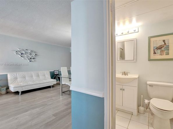 3000 S Ocean Dr 1106, Hollywood FL 33019