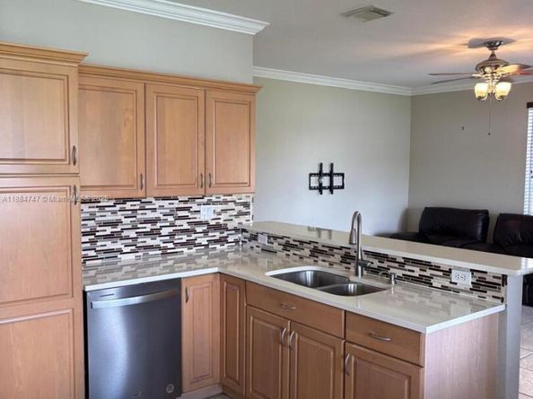 6437 SW 158th Psge, Miami FL 33193