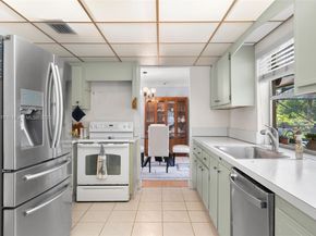 10620 NW 41st St, Coral Springs FL 33065