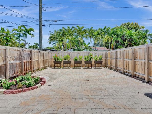 1424 Adams St, Hollywood FL 33020