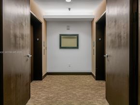 79 SW 12th St 2107S, Miami FL 33130