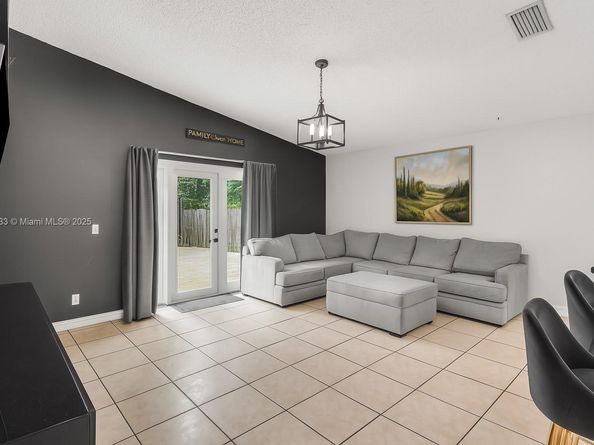 2472 SW 106th Ave, Miramar FL 33025
