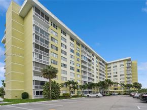 4400 Hillcrest Dr 303B, Hollywood FL 33021