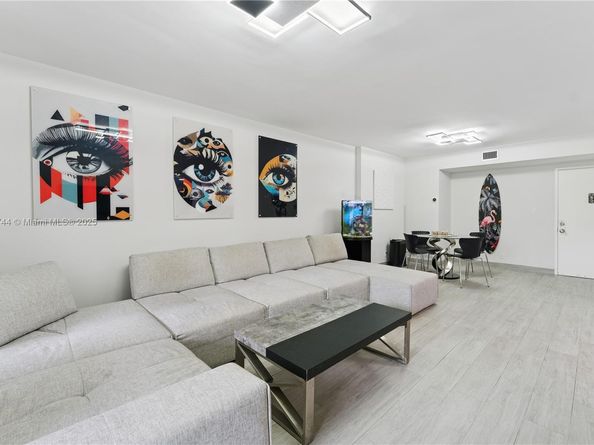 4400 Hillcrest Dr 303B, Hollywood FL 33021