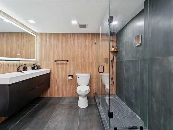 4400 Hillcrest Dr 303B, Hollywood FL 33021