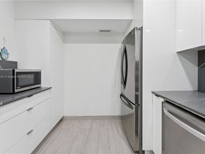 4400 Hillcrest Dr 303B, Hollywood FL 33021