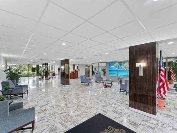 4400 Hillcrest Dr 303B, Hollywood FL 33021