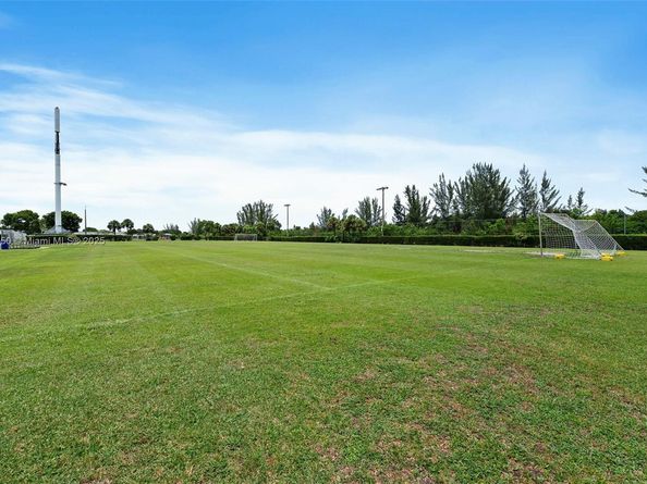 15376 NW 14th Mnr, Pembroke Pines FL 33028