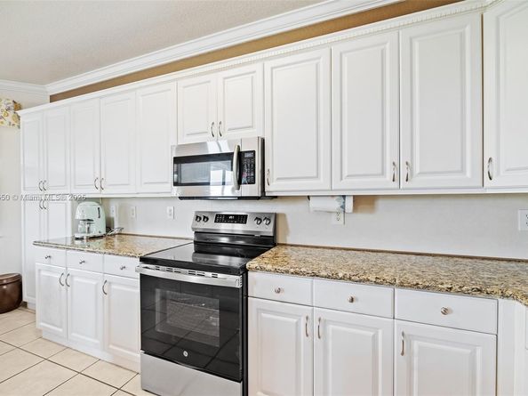 15376 NW 14th Mnr, Pembroke Pines FL 33028