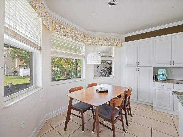 15376 NW 14th Mnr, Pembroke Pines FL 33028