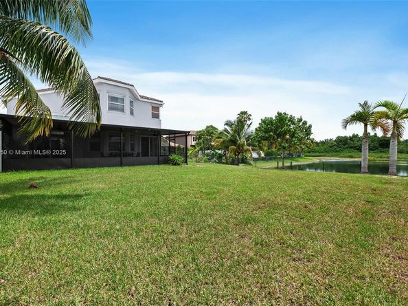 15376 NW 14th Mnr, Pembroke Pines FL 33028