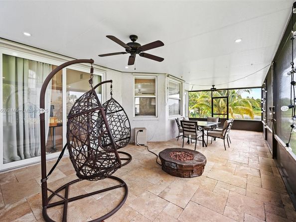 15376 NW 14th Mnr, Pembroke Pines FL 33028