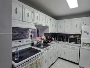 5201 NW 7th St 609W, Miami FL 33126
