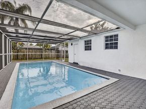 7120 Allen St, Hollywood FL 33024