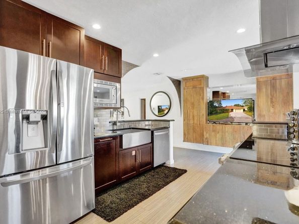 755 NW 35th St, Oakland Park FL 33309