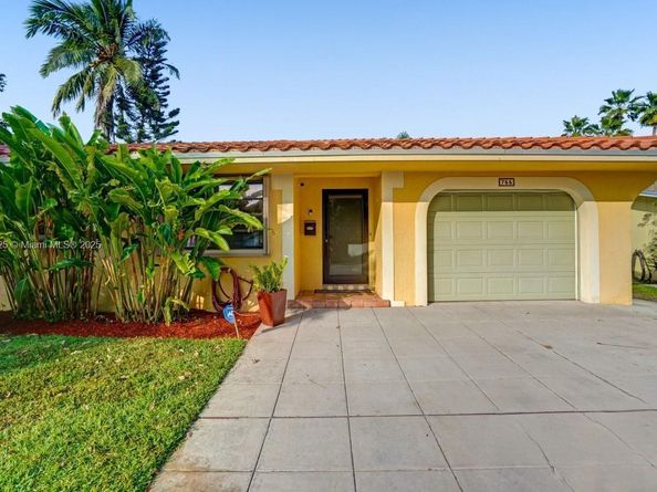 755 NW 35th St, Oakland Park FL 33309