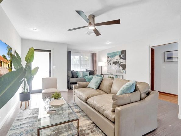 755 NW 35th St, Oakland Park FL 33309