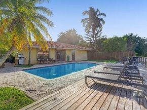 755 NW 35th St, Oakland Park FL 33309