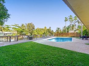 755 NW 35th St, Oakland Park FL 33309