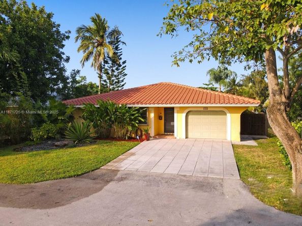 755 NW 35th St, Oakland Park FL 33309