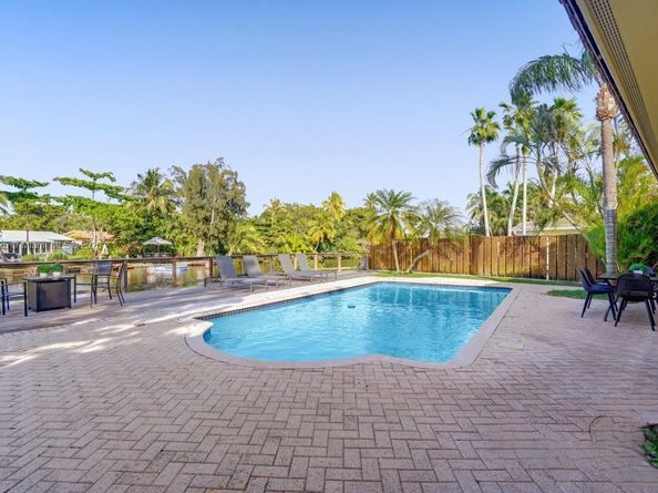 755 NW 35th St, Oakland Park FL 33309