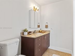 6408 Pierce St, Hollywood FL 33024