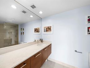 450 Alton Rd 2705, Miami Beach FL 33139