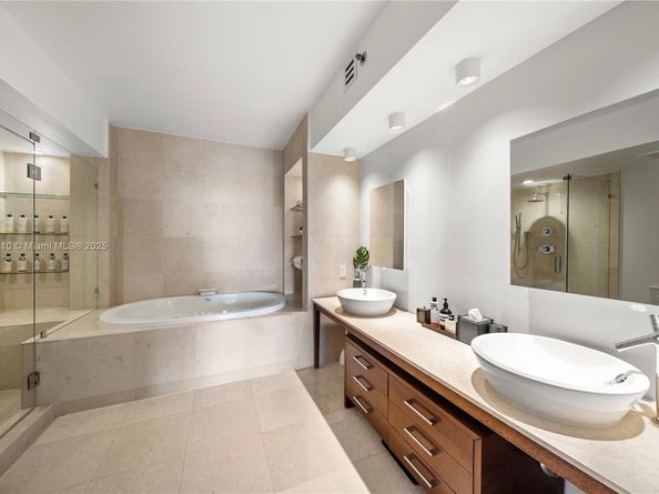 450 Alton Rd 2705, Miami Beach FL 33139