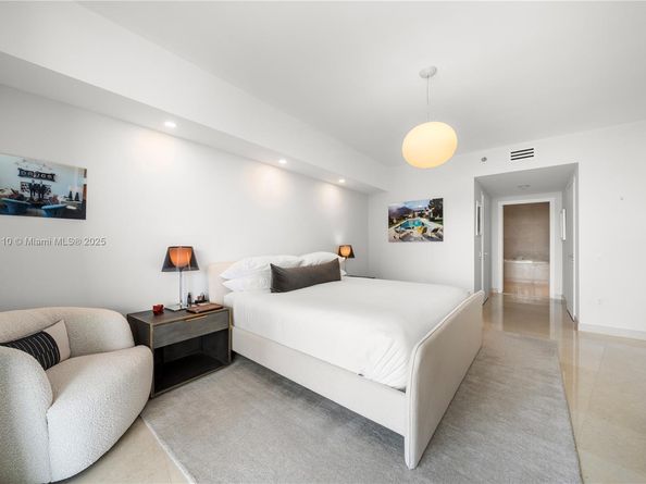 450 Alton Rd 2705, Miami Beach FL 33139