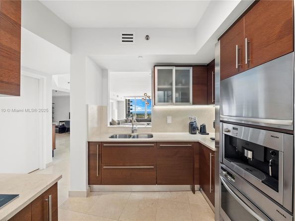 450 Alton Rd 2705, Miami Beach FL 33139