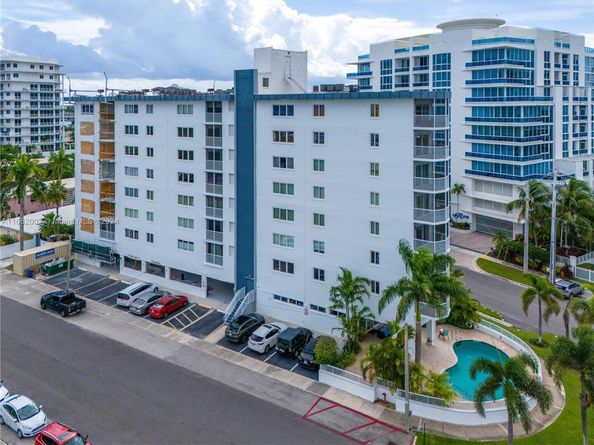 720 Bayshore Dr 402, Fort Lauderdale FL 33304