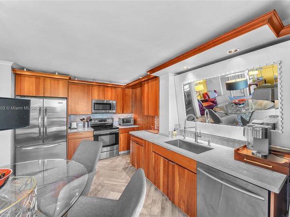 720 Bayshore Dr 402, Fort Lauderdale FL 33304