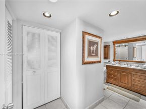 720 Bayshore Dr 402, Fort Lauderdale FL 33304