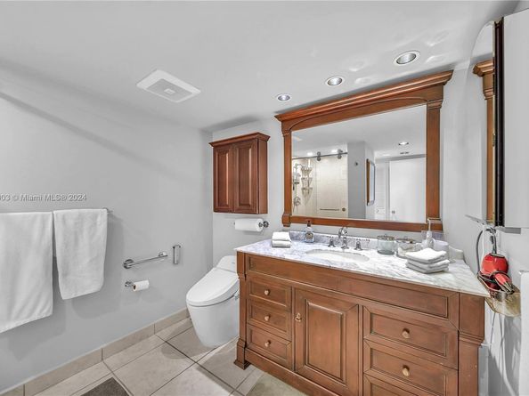 720 Bayshore Dr 402, Fort Lauderdale FL 33304