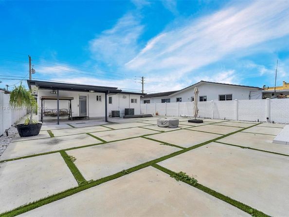 7101 SW 21st St, Miami FL 33155