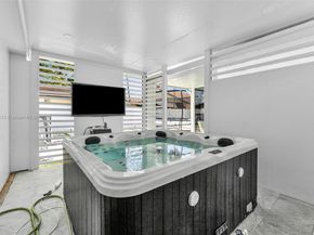 7101 SW 21st St, Miami FL 33155