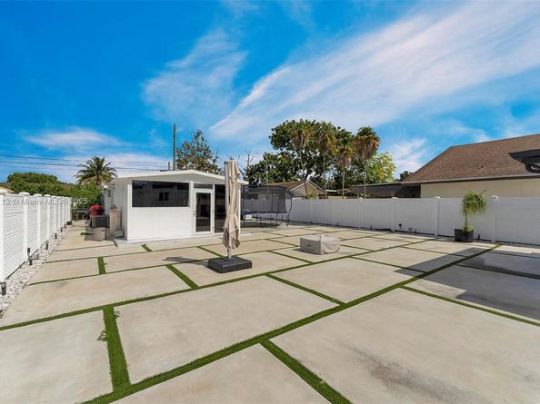 7101 SW 21st St, Miami FL 33155