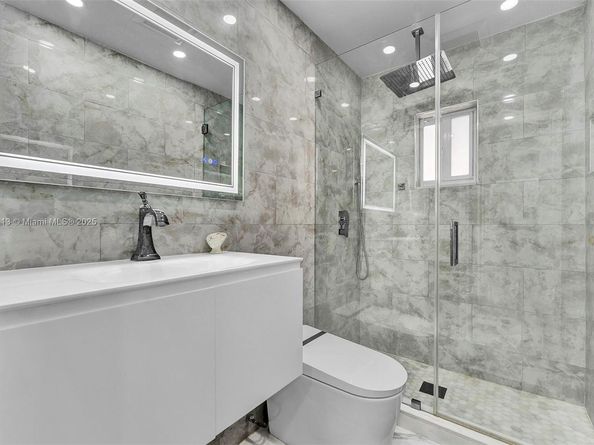 7101 SW 21st St, Miami FL 33155