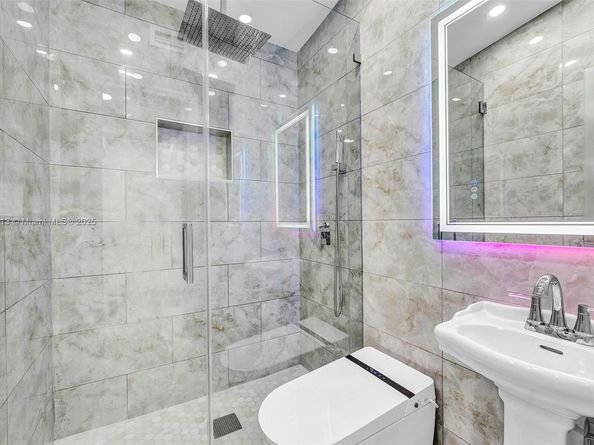 7101 SW 21st St, Miami FL 33155