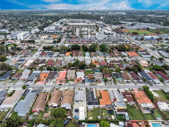 7101 SW 21st St, Miami FL 33155