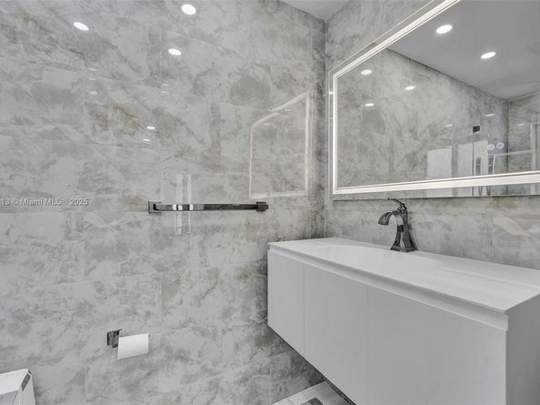 7101 SW 21st St, Miami FL 33155