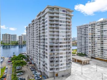 18071 Biscayne Blvd